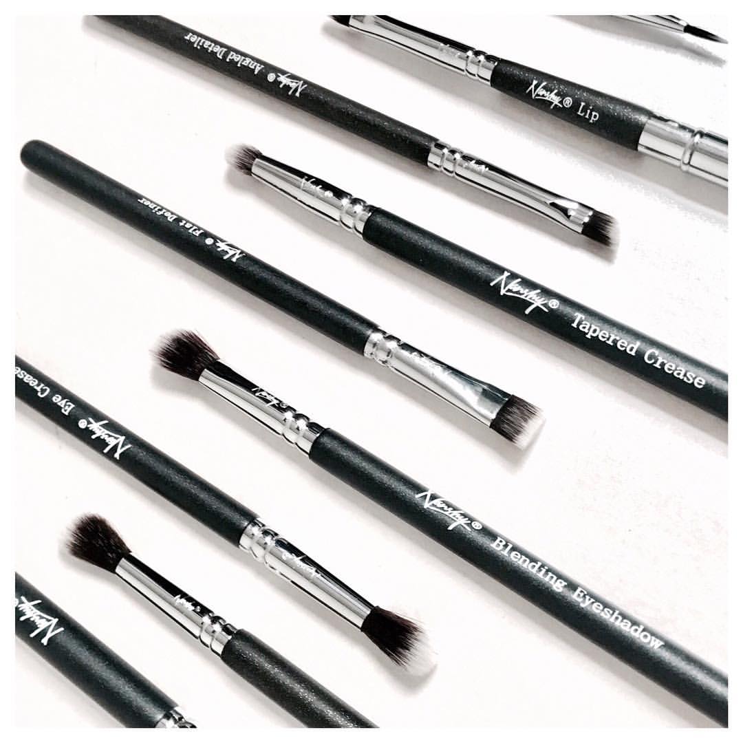 How to Apply Foundation Without Streaks